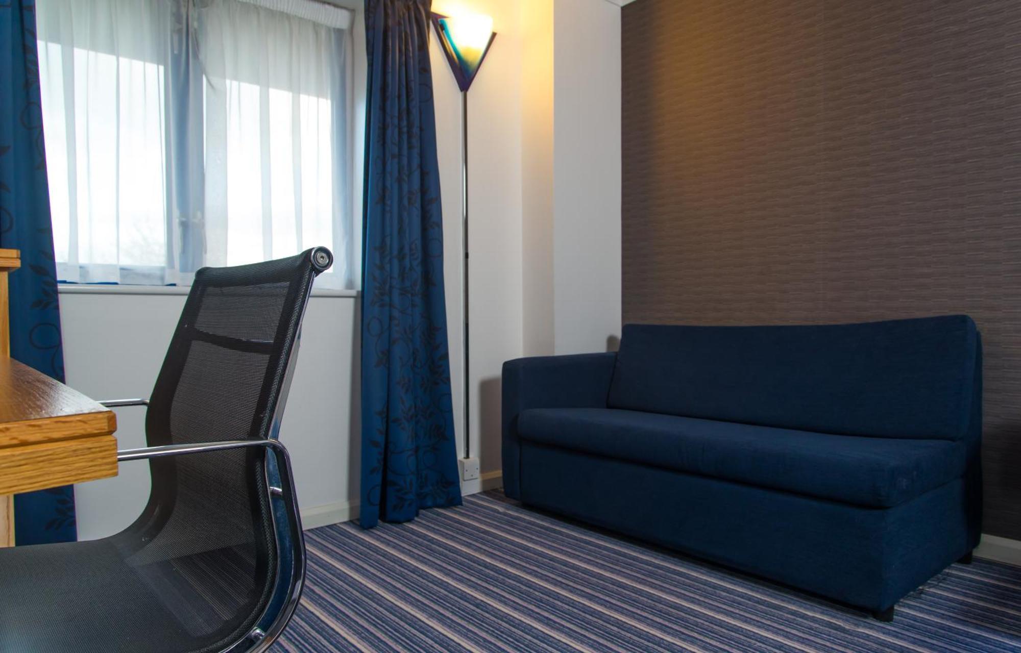 Holiday Inn Express London Chingford, An Ihg Hotel Waltham Forest Kültér fotó