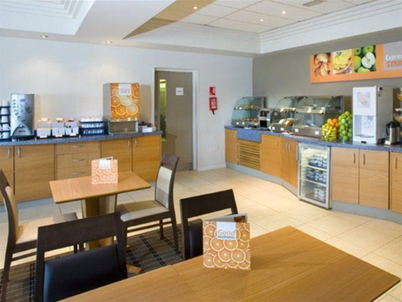 Holiday Inn Express London Chingford, An Ihg Hotel Waltham Forest Kültér fotó