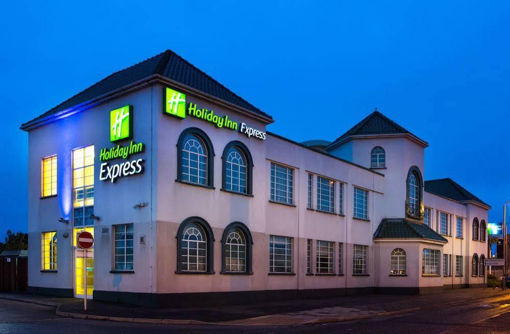 Holiday Inn Express London Chingford, An Ihg Hotel Waltham Forest Kültér fotó